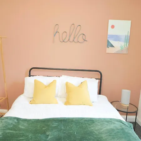 Two Bedroom Flat In Gloucester Road Bristol