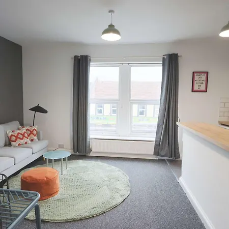 Two Bedroom Flat In Gloucester Road Bristol
