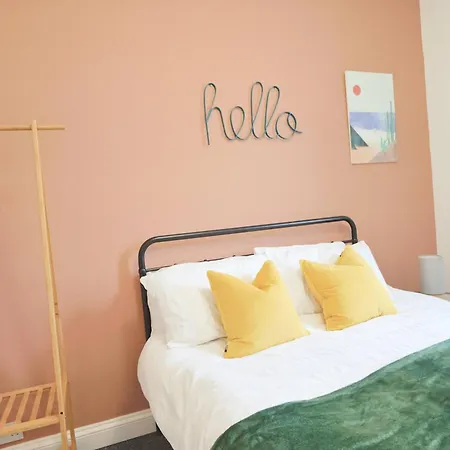 Apartman Two Bedroom Flat In Gloucester Road