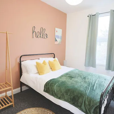 Two Bedroom Flat In Gloucester Road 公寓 *